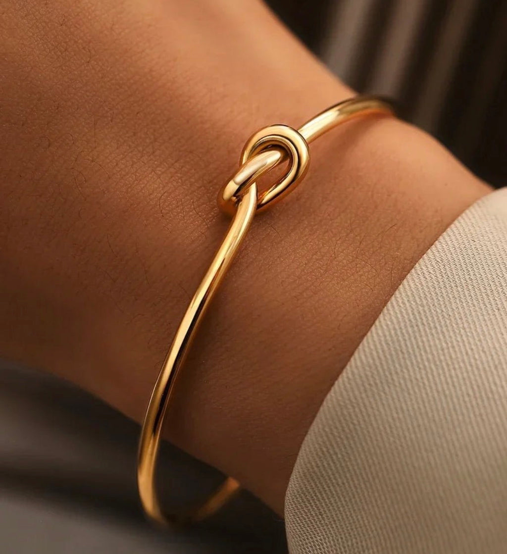 Amara Knot Cuff