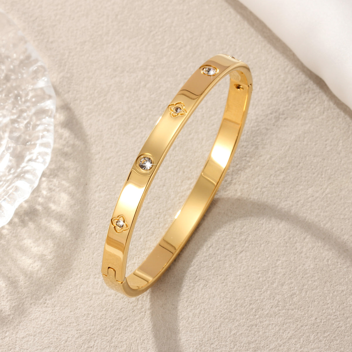 Celeste Clover Bangle