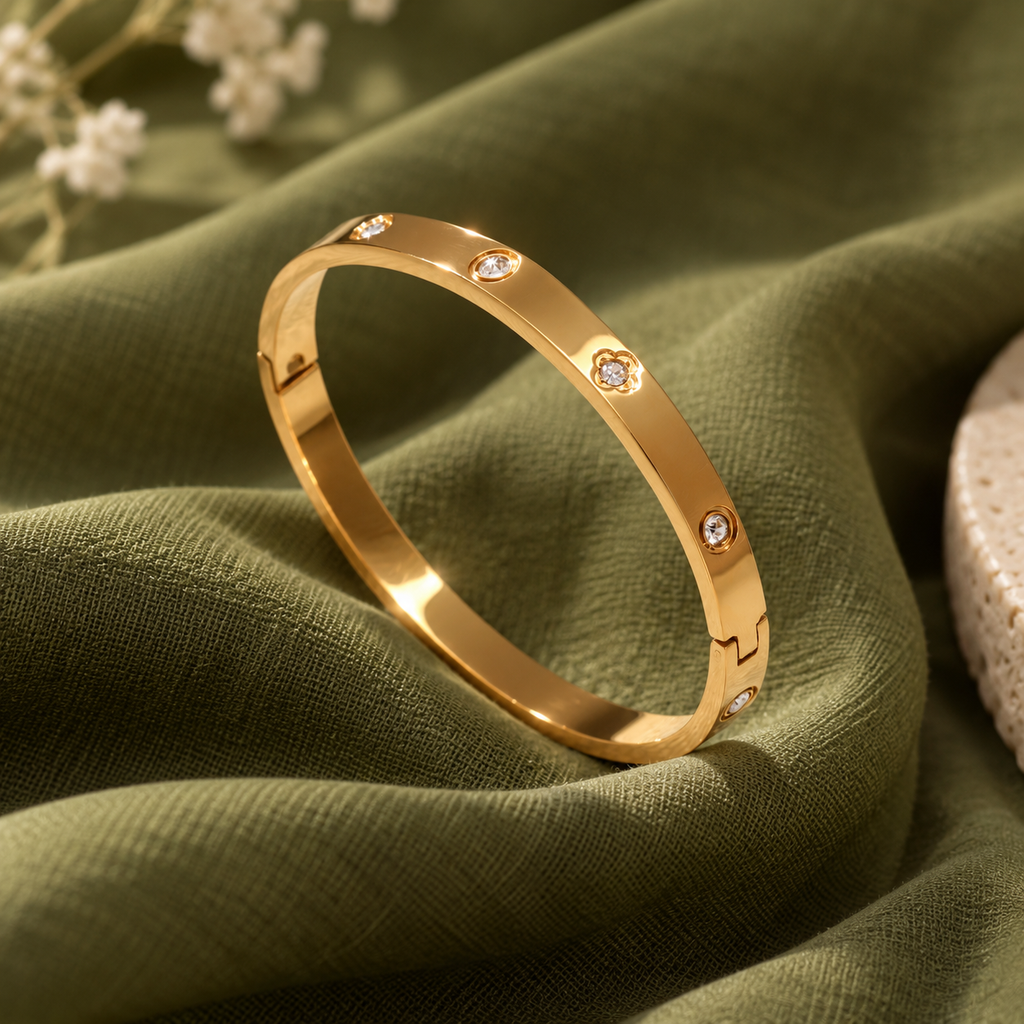 Celeste Clover Bangle