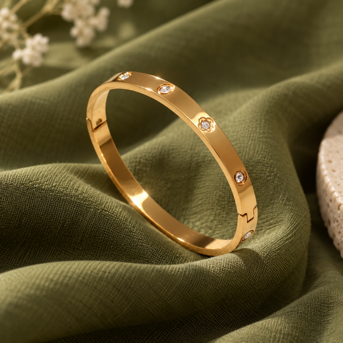 Celeste Clover Bangle